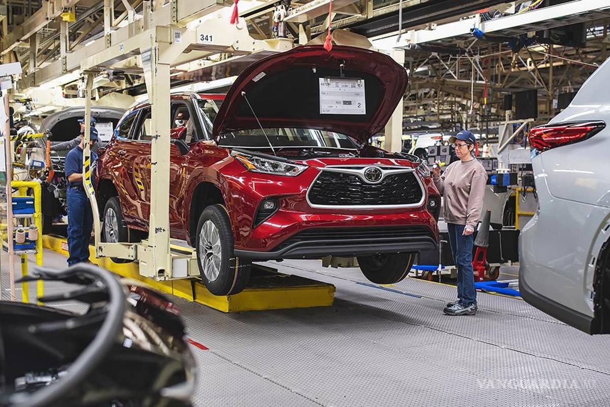 Toyota sufre ‘freno’, ganancias caen 26% en el primer semestre