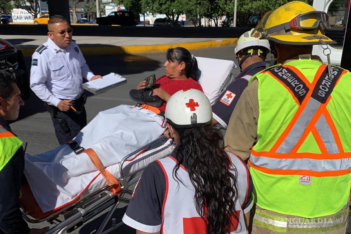 $!Camión sin frenos mata a una persona y deja 40 heridos en Saltillo
