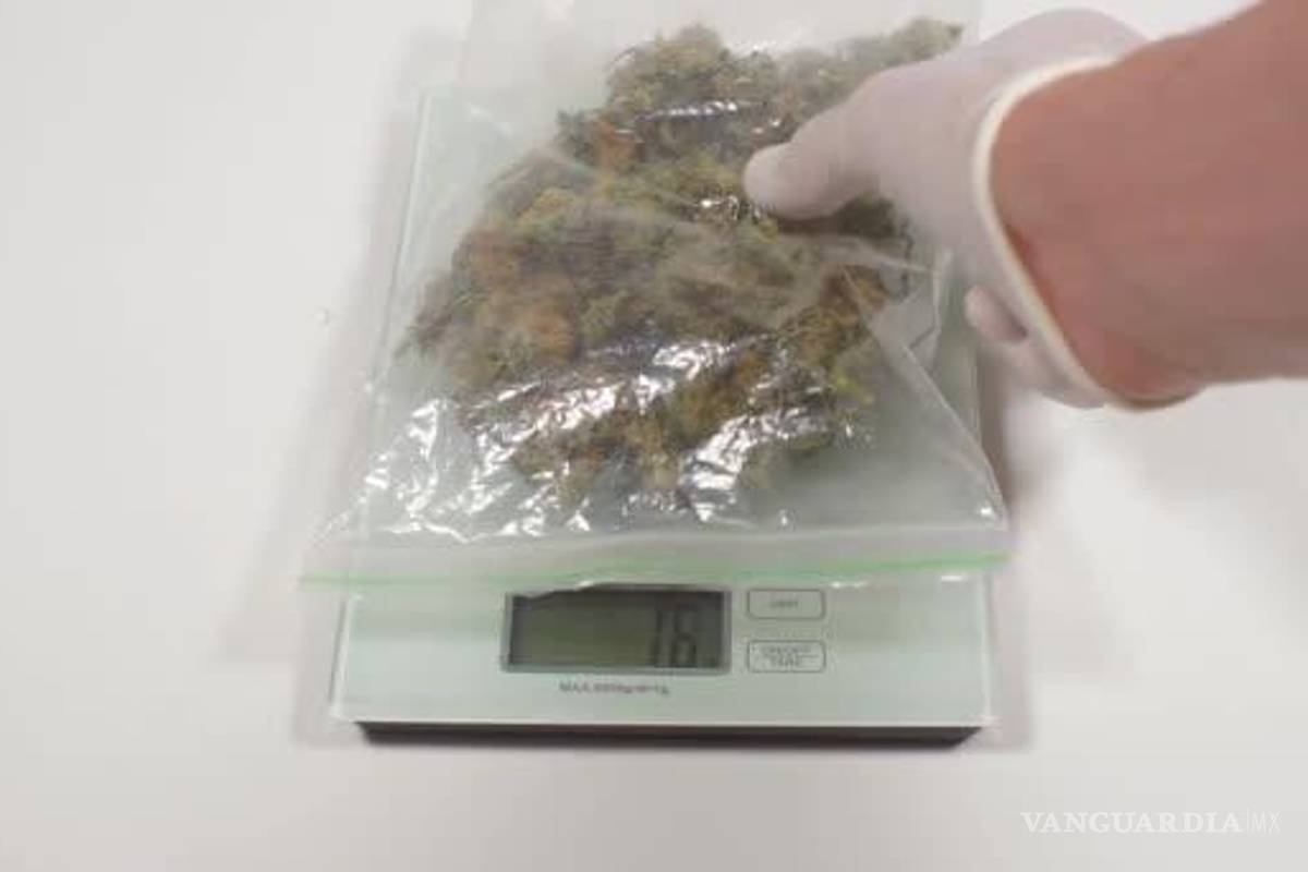 Arrestan a presunto vendedor de droga en Saltillo; llevaba paquetes con mariguana y metanfetamina