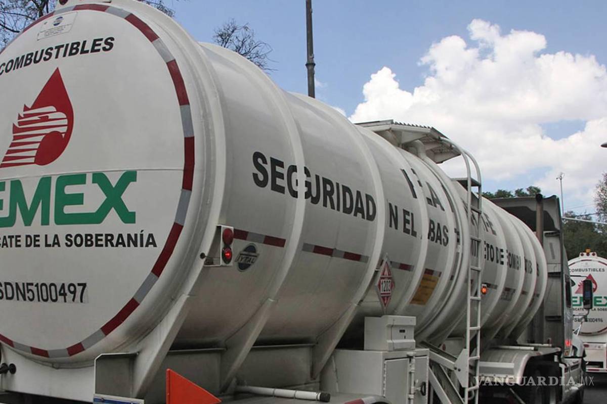 Pemex nos aporta más de lo que le damos, asegura la SHCP