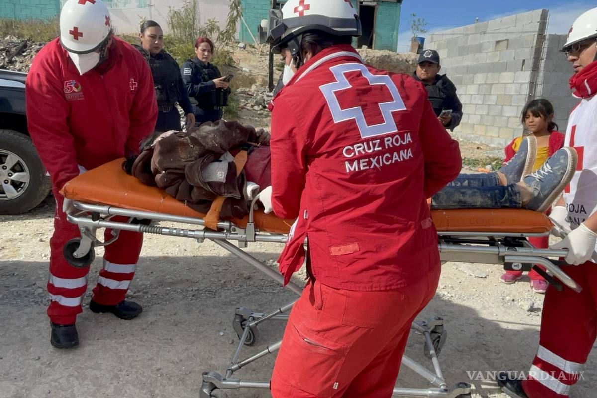 Pareja asalta y golpea a mujer en Saltillo; niño graba y agresores huyen (video)