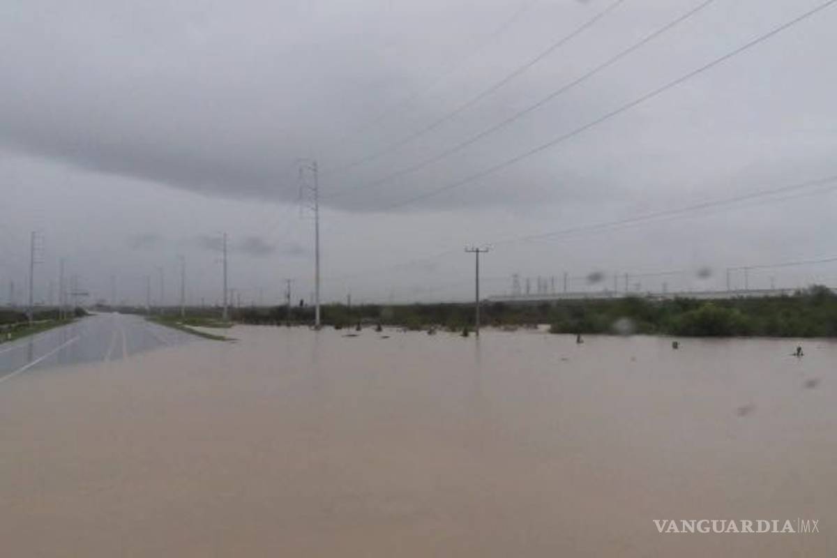 Inundación bloquea carretera 57 Monclova-Saltillo