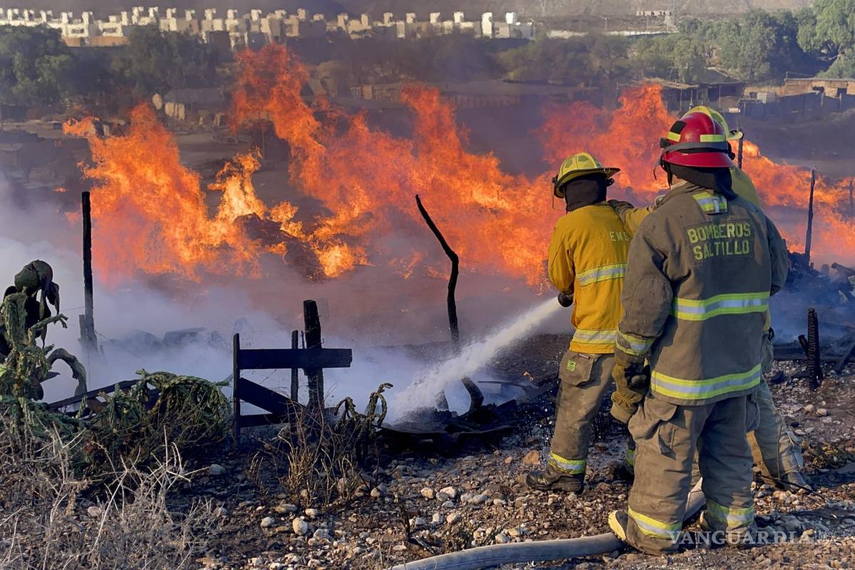 Se incendian tejabanes y predio donde había tarimas