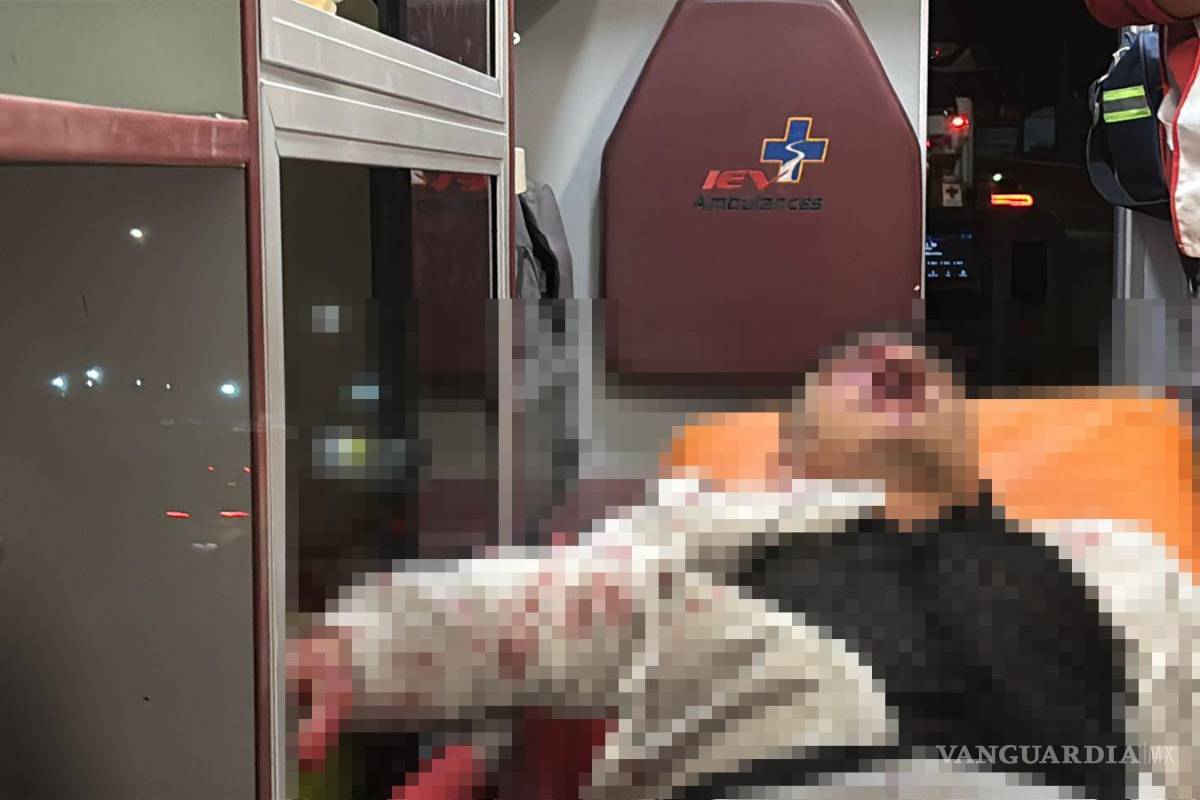 $!El conductor fue trasladado al Hospital General para su pronta atención médica tras el accidente.