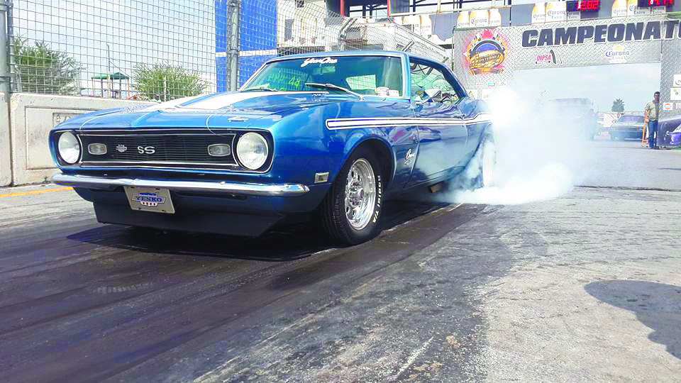 Pilotos locales alistan sus motores