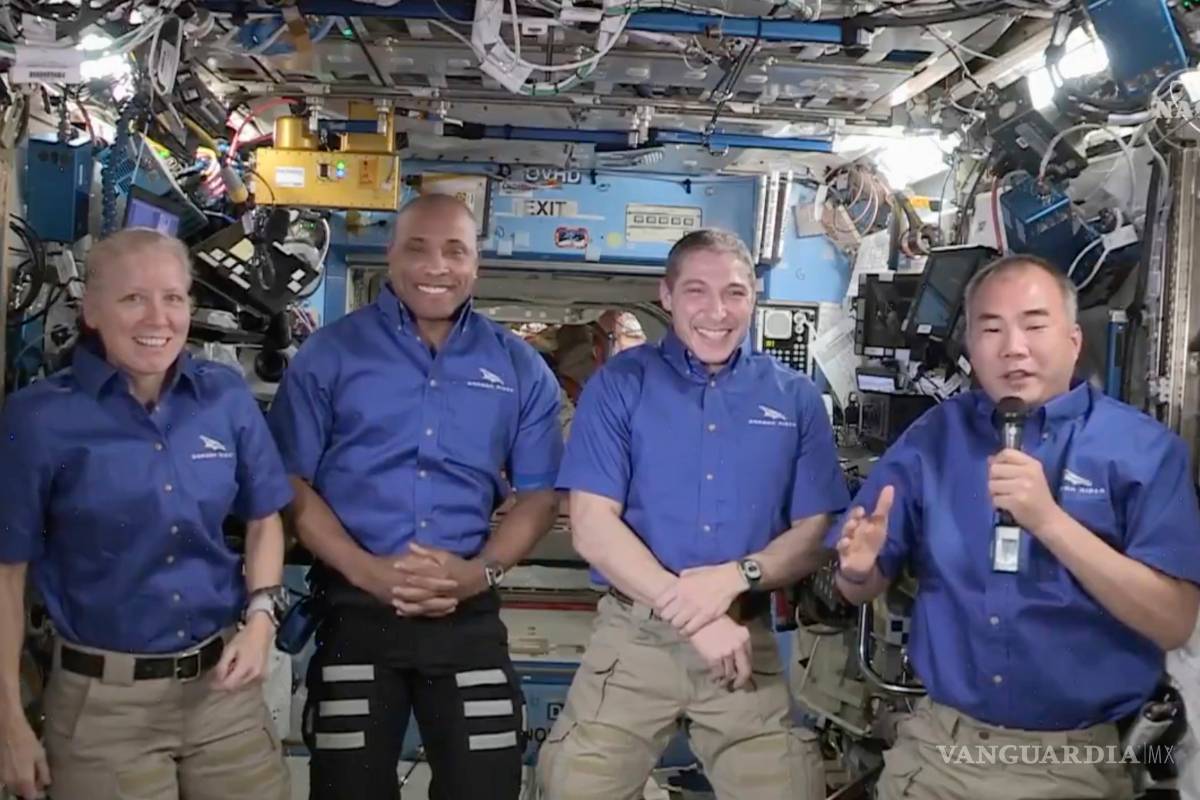 Regresa la primera misión comercial de SpaceX y la NASA