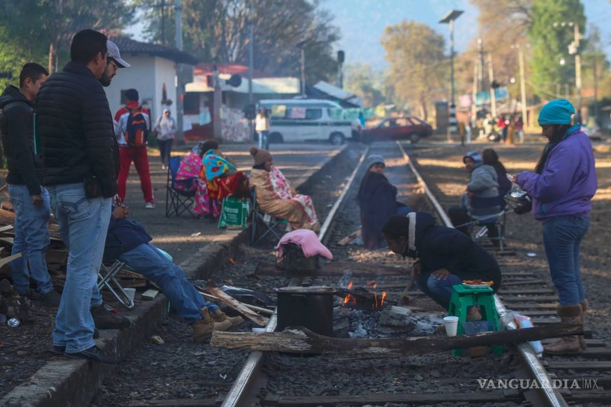 Firman acuerdo CNTE y gobierno federal