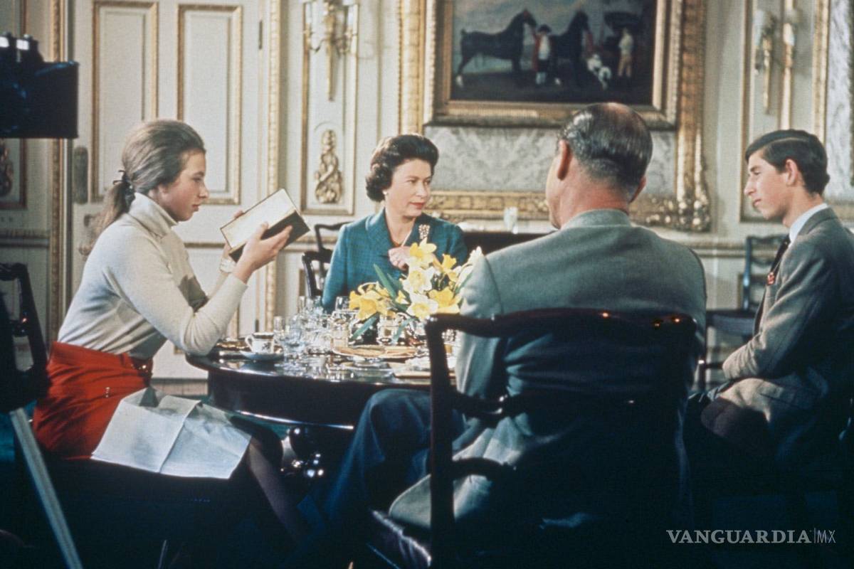 49 años después, reaparece documental de la familia real que fue prohibido por la Reina Isabel II