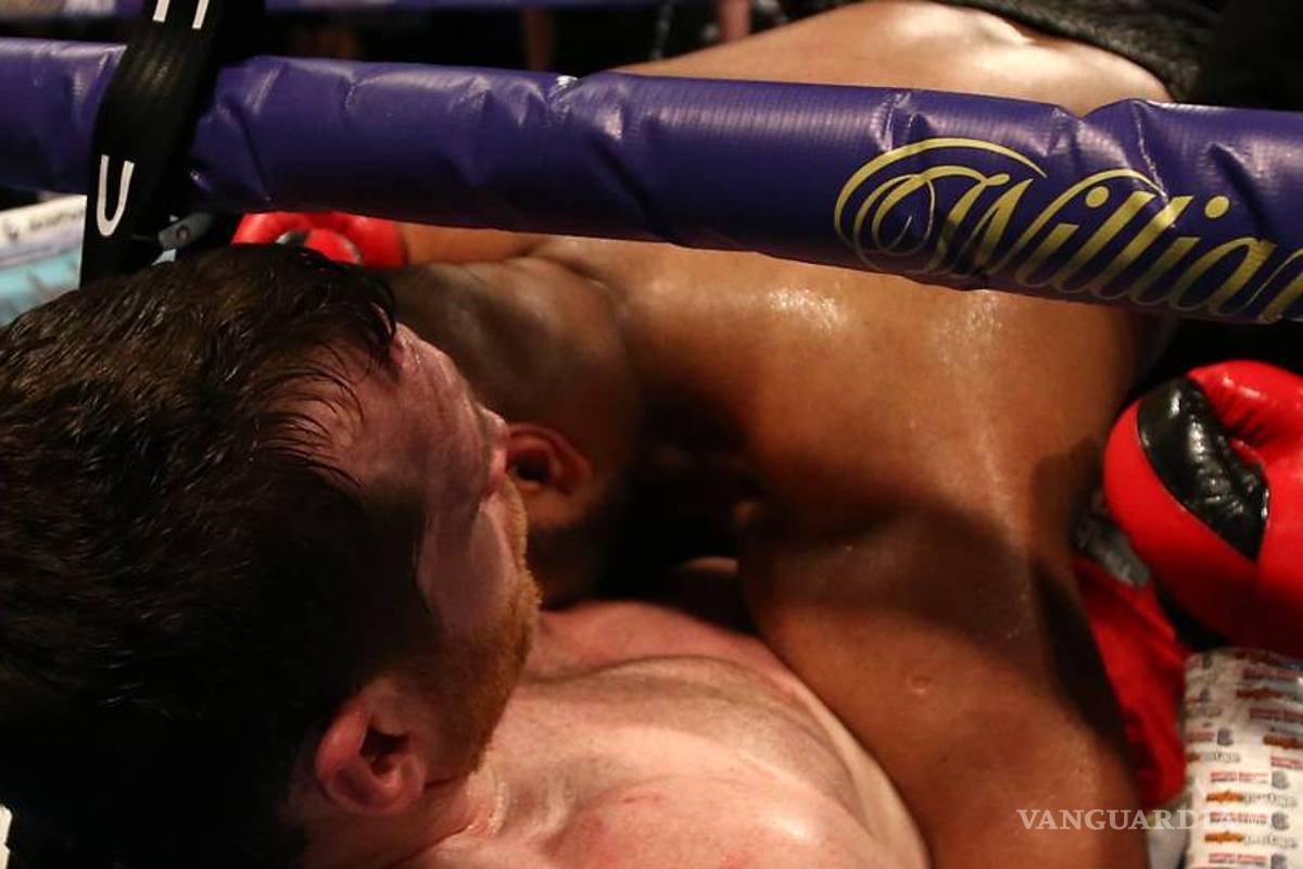 Boxeador 'se cree Tyson' y muerde a su rival en el estómago