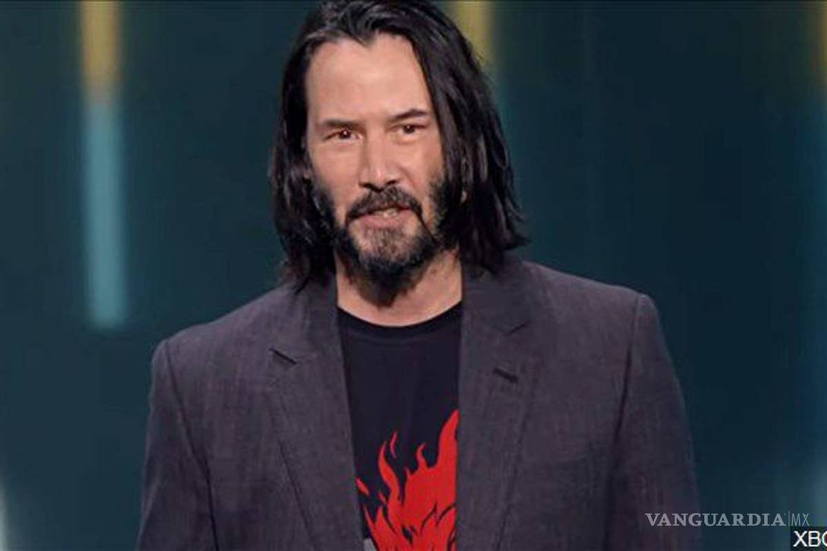 Incluso atorado en el tráfico Keanu Reeves demuestra su amabilidad