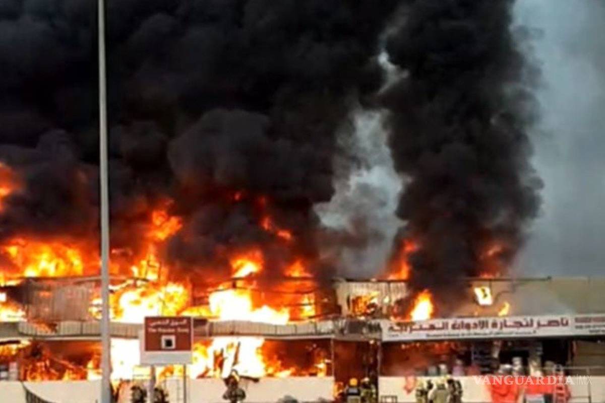 Incendio consume mercado de Ajmán, Emiratos Árabes