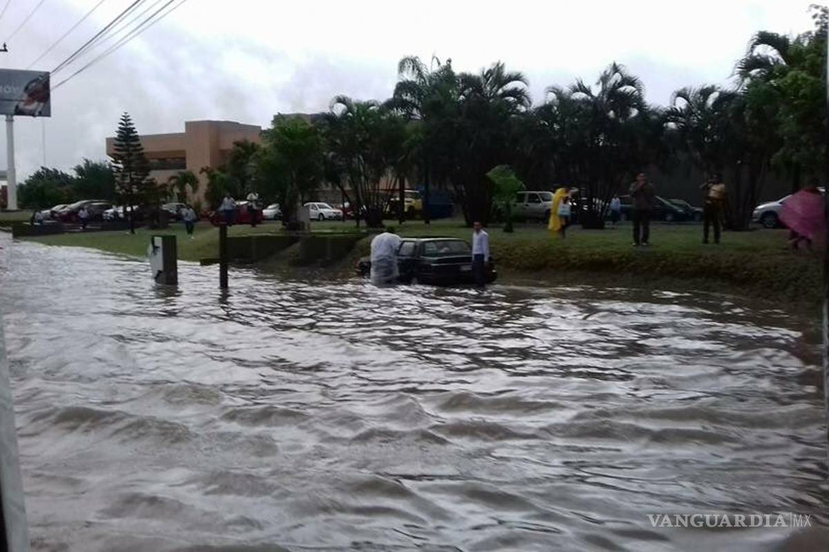 Lluvia inunda colonias de Tampico, Madero y Altamira en Tamaulipas