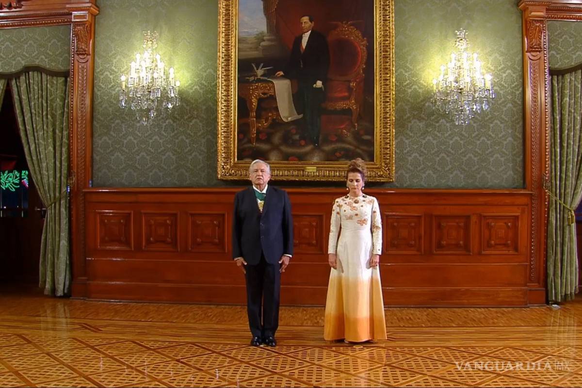 'Parece chocoflan'... critican el vestido de Beatriz Gutiérrez que usó para el 'Grito'