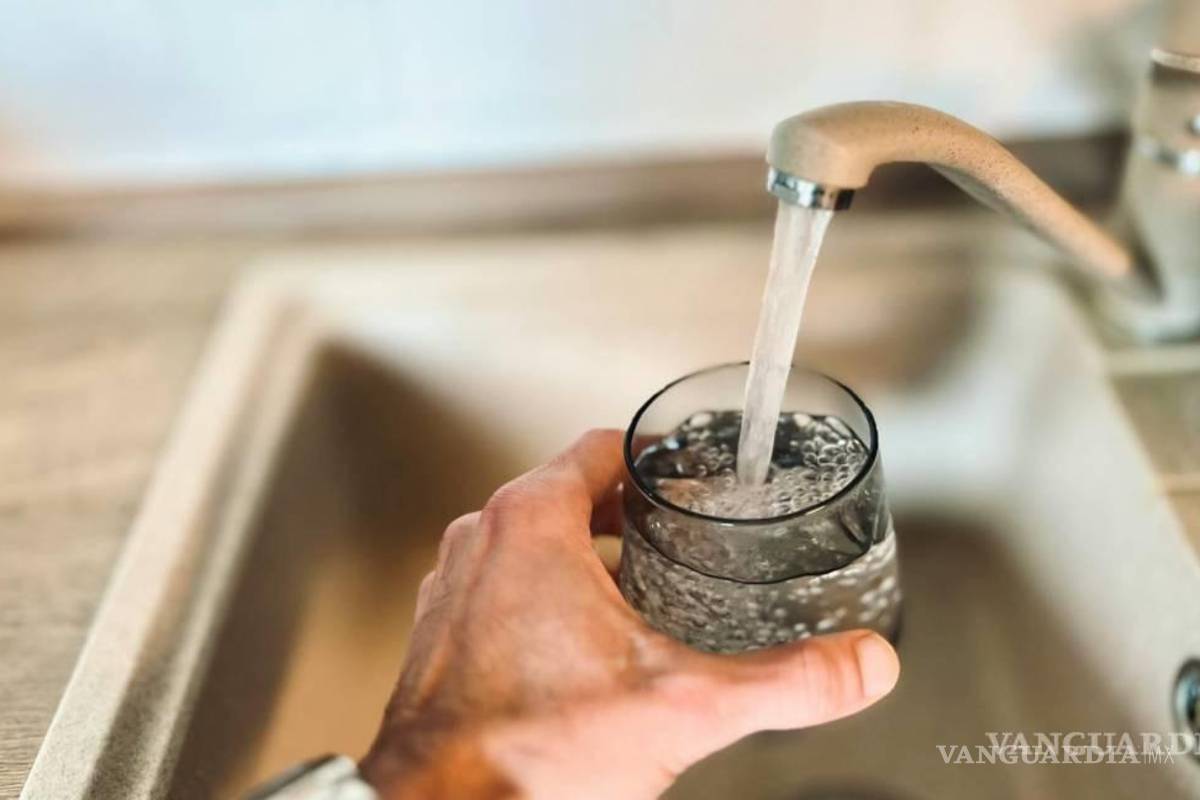 Saltillo: reportan altos índices de sarro en el agua de la ciudad