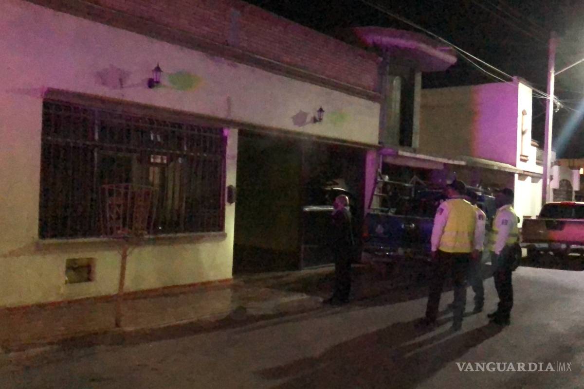Rescatan a perros de un incendio al sur de Saltillo
