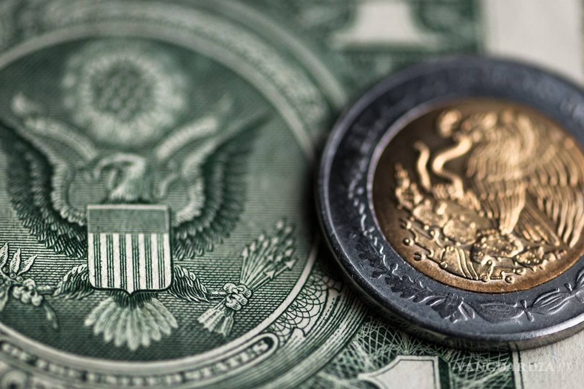 Peso sube por segundo día tras elecciones; cierra en su mejor nivel ante dólar en casi 5 meses