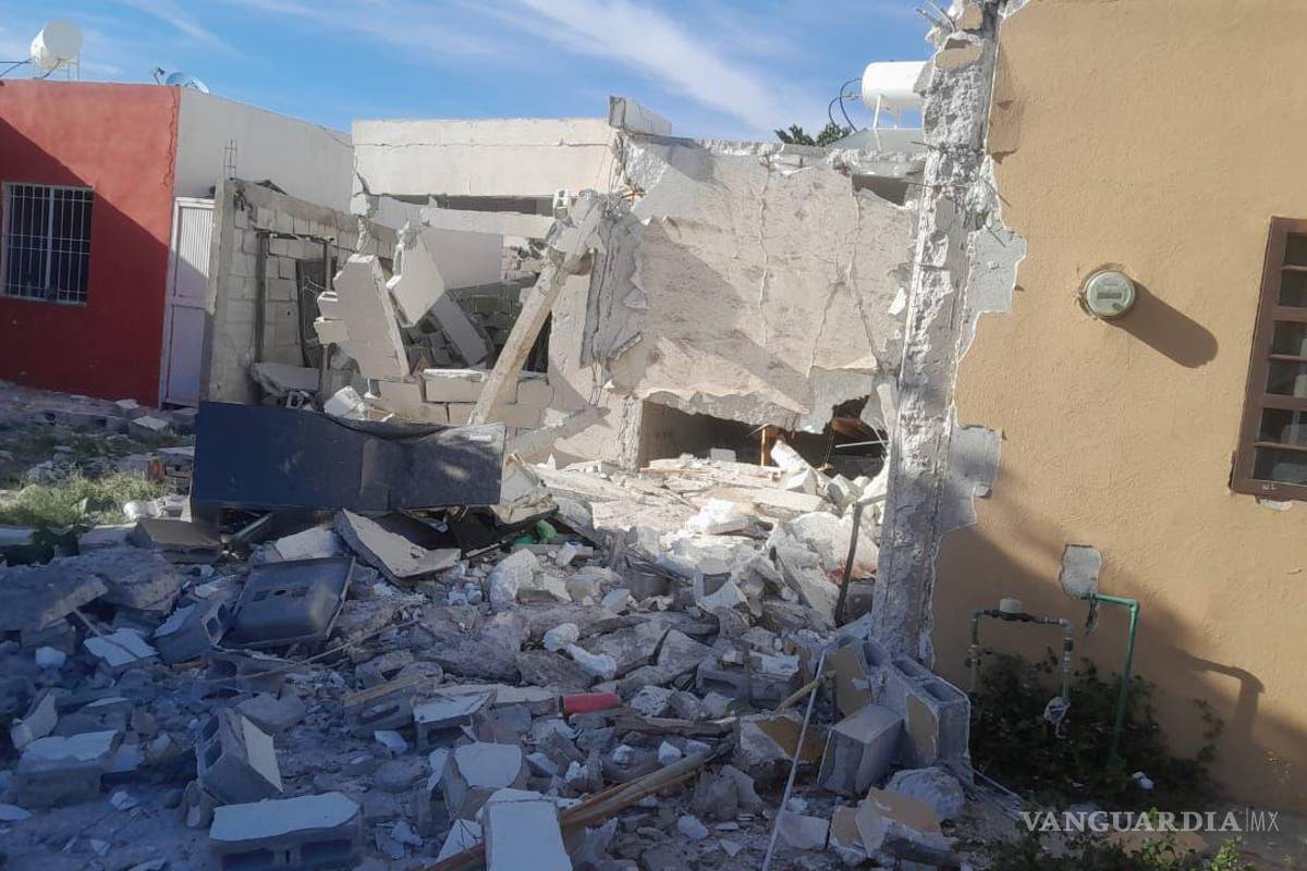 Explosión por fuga de gas derrumba una casa y daña otras 35 en Torreón