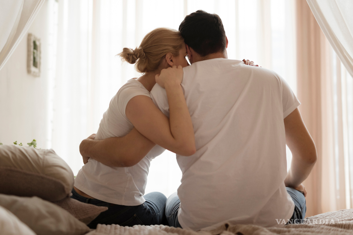 $!Hablar abierta y sinceramente sobre lo que sientes puede fortalecer la conexión entre ambos.