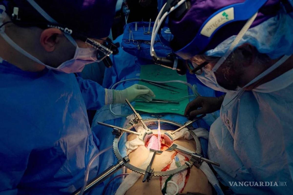 Recibe un hombre riñón de un cerdo modificado y ya puede volver a orinar en forma normal