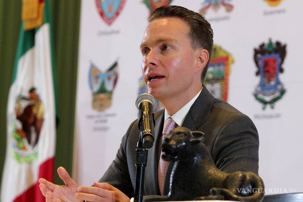 El ahora senador Velasco Coello 'regaló' 45 notarías al final de su gubernatura