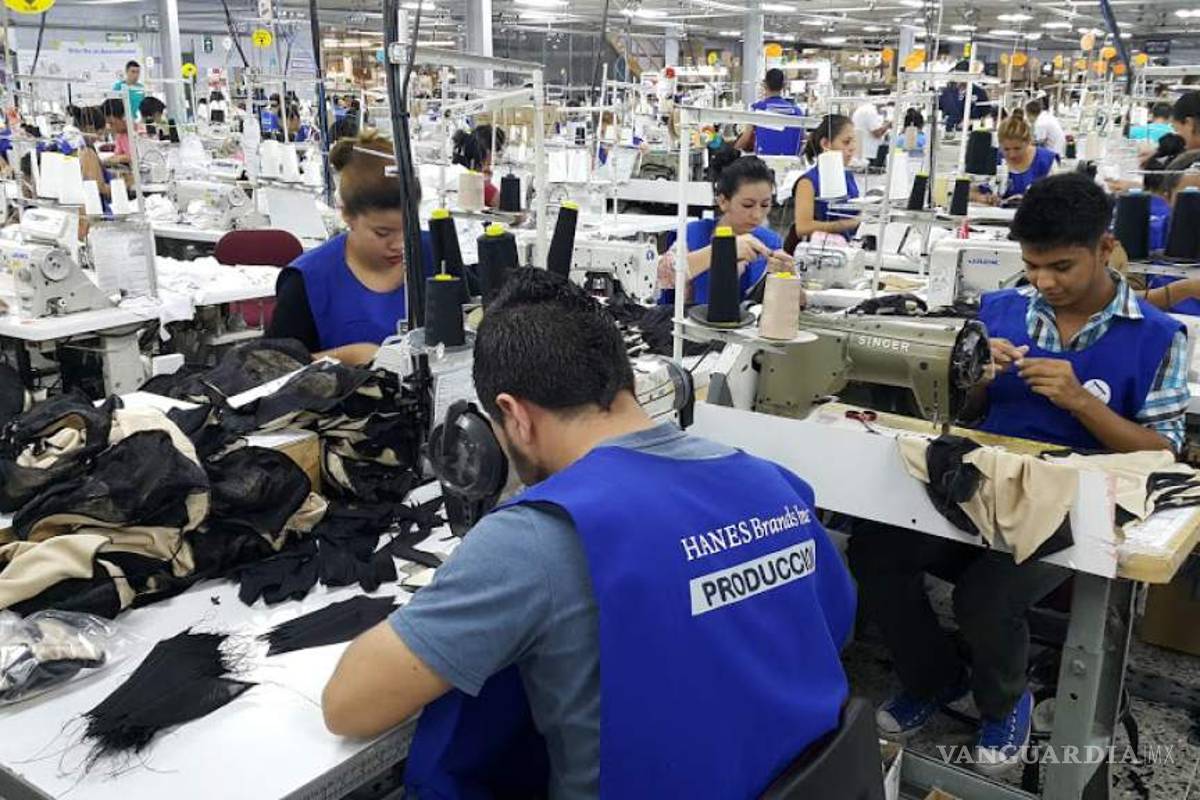 Maquiladoras producen y exportan más pero no suben salarios