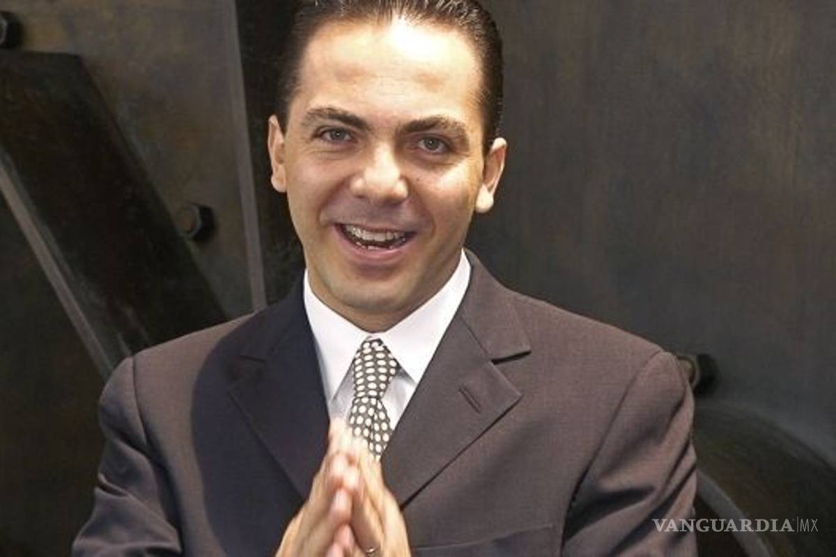 Todos podemos vestirnos de mujer”: Cristian Castro