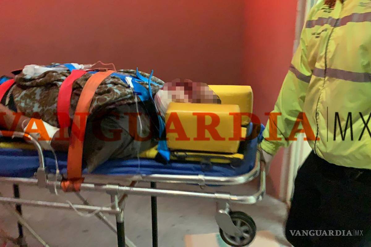 Conductor ebrio choca en carretera y es reportado grave