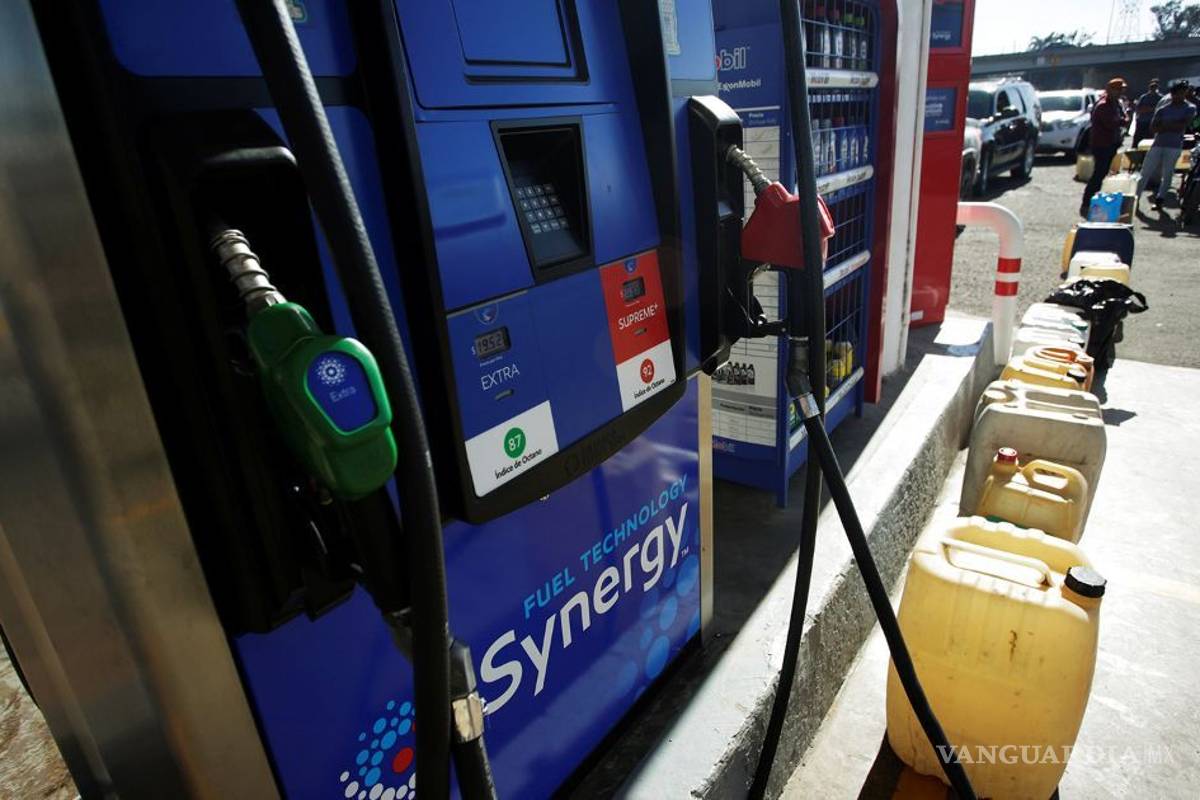 Desabasto de gasolina se puede aguantar por una semana más, advierten comerciantes