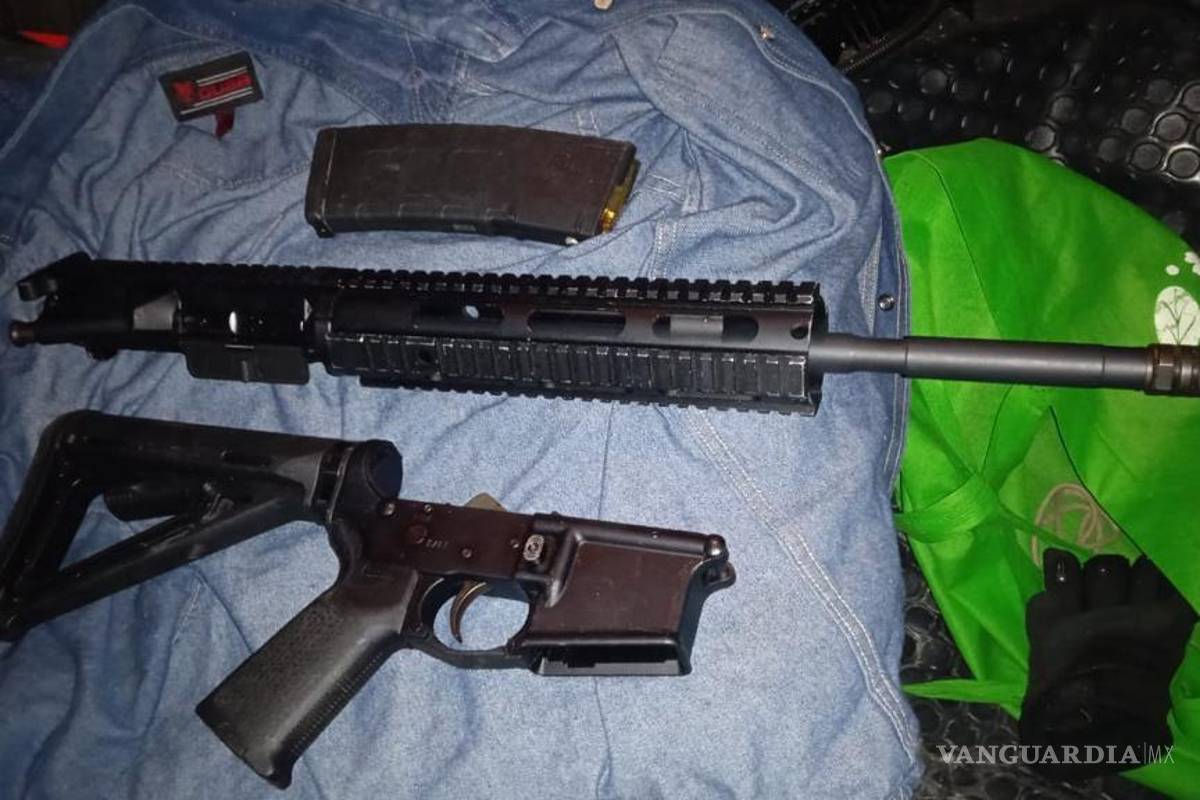 Detienen a tres sujetos en Cadereyta, Nuevo León, con un arma larga