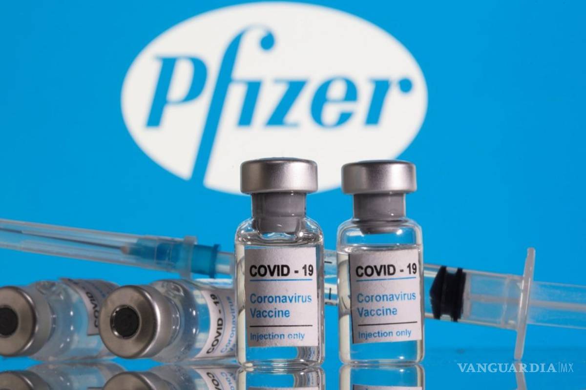 Vacuna de Pfizer puede durar 31 días en un refri