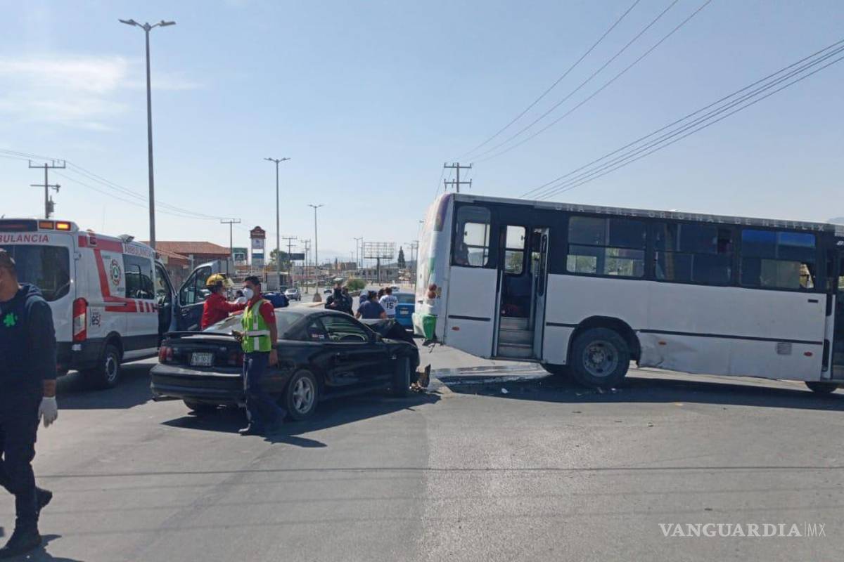 Quedan dos lesionados en choque en Ramos Arizpe