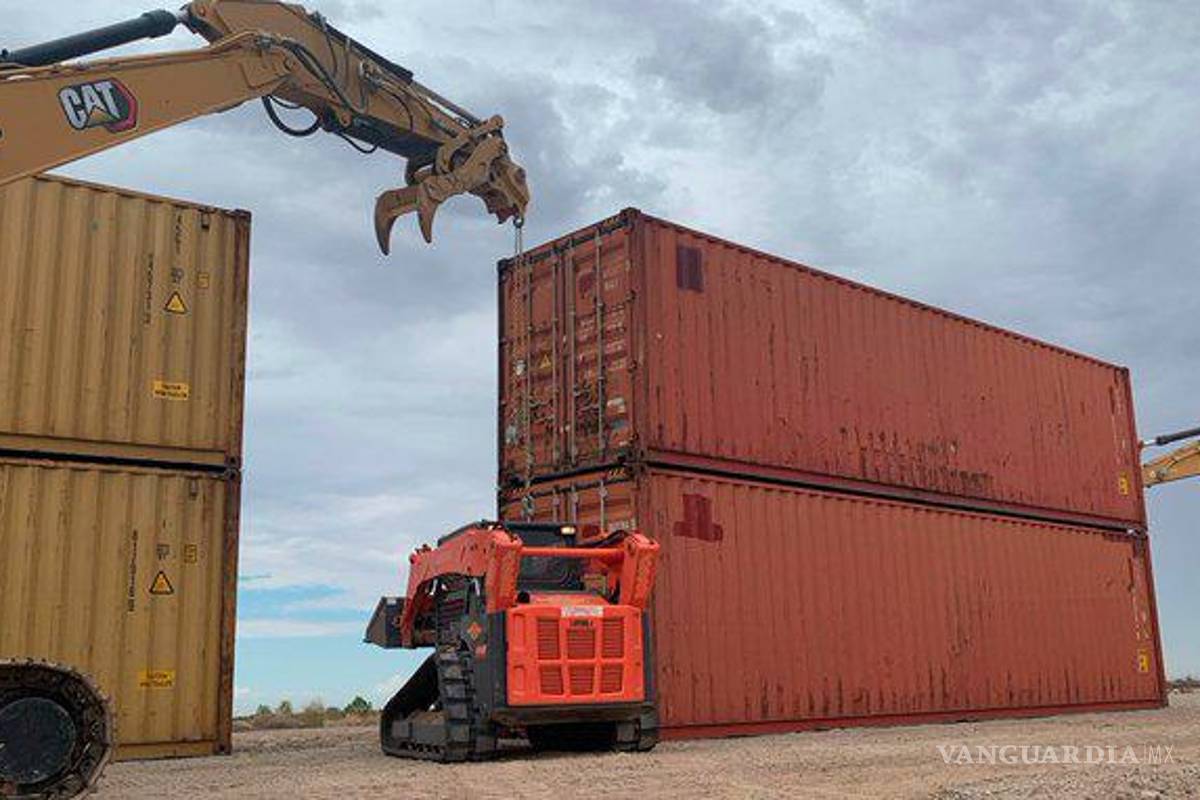 Arizona instala contenedores en muro fronterizo, para cerrar espacios