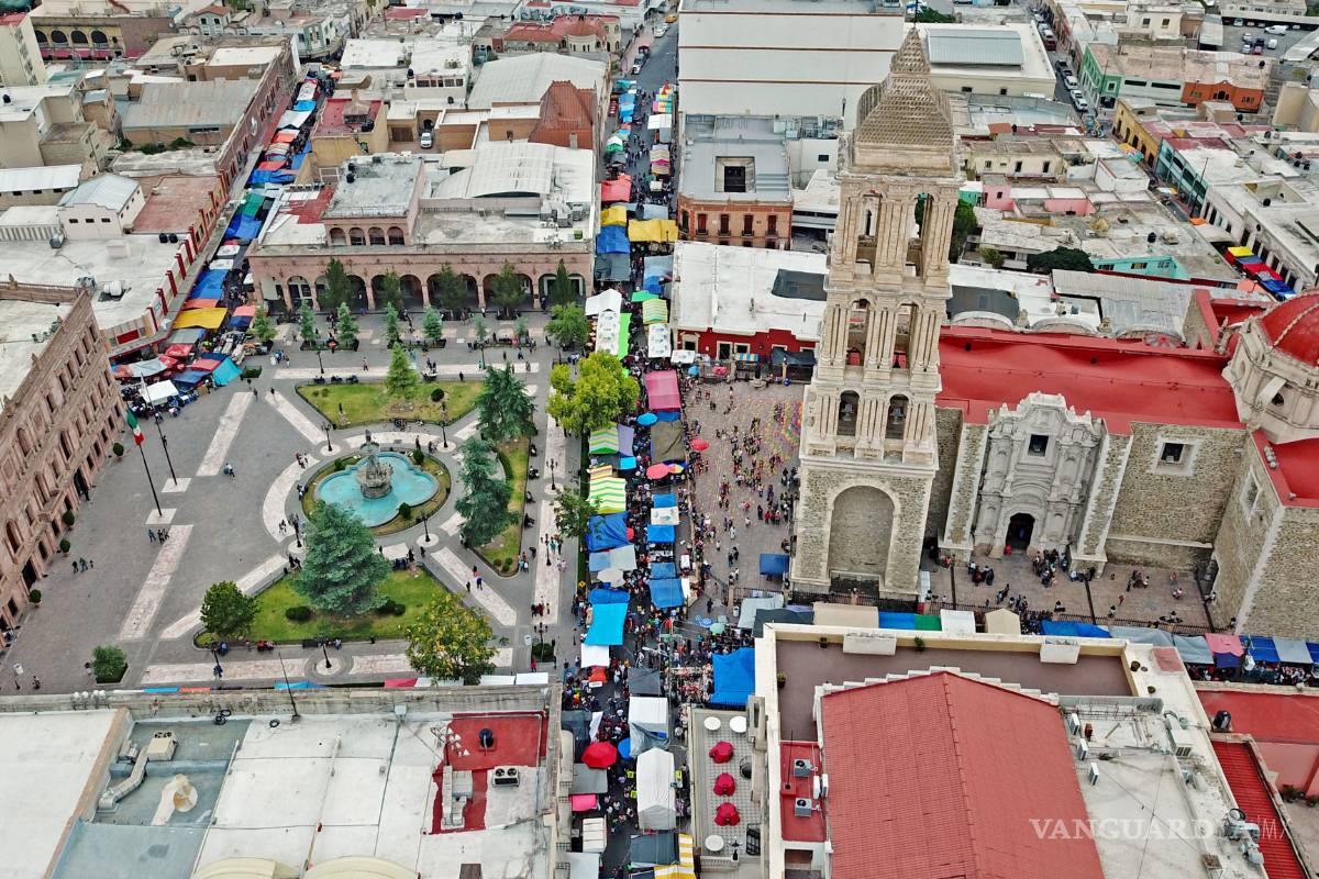 Hacen negociazo con fiesta patronal de Santo Cristo en Saltillo; rentan espacios de doscientos en 2 mil pesos