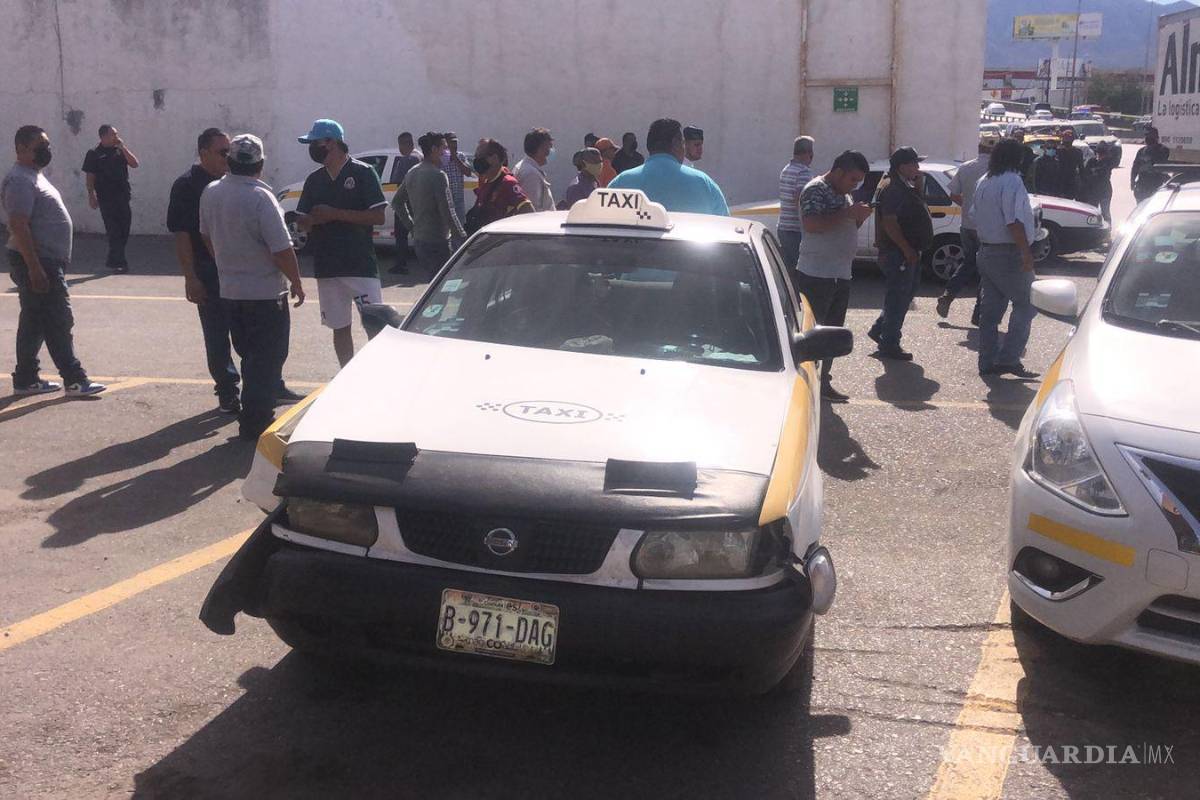 Taxistas arman persecución y detienen a presunto asaltante en Saltillo