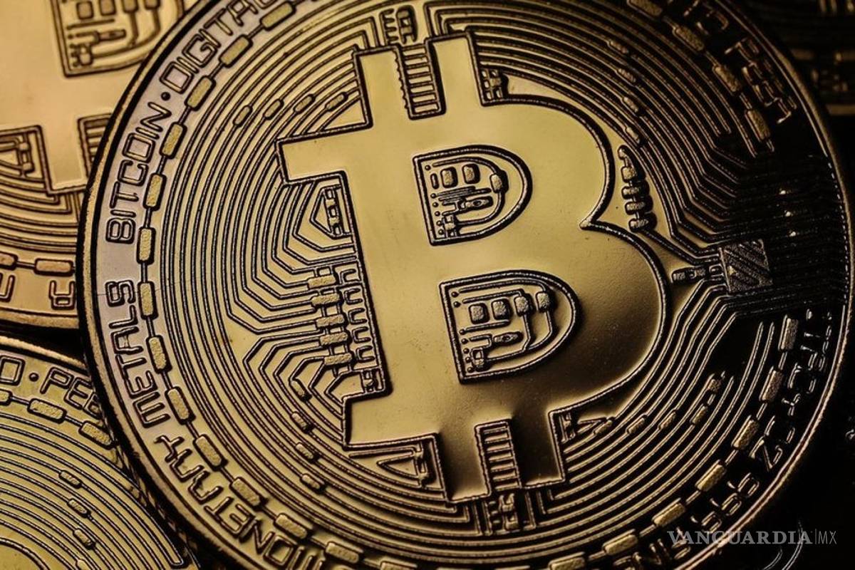 Alcanza Bitcoin su máximo histórico y después cae