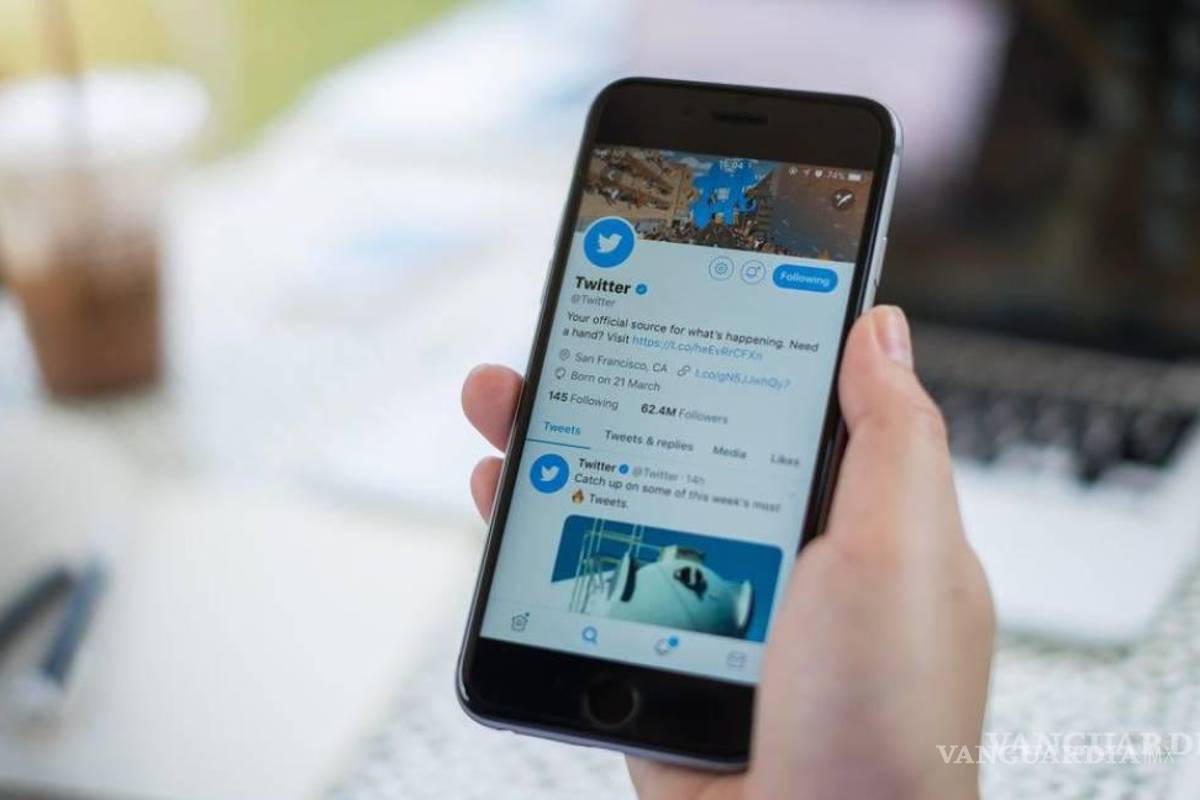 Condenan a mujer a 34 años de prisión en Arabia Saudita por ‘tuits’