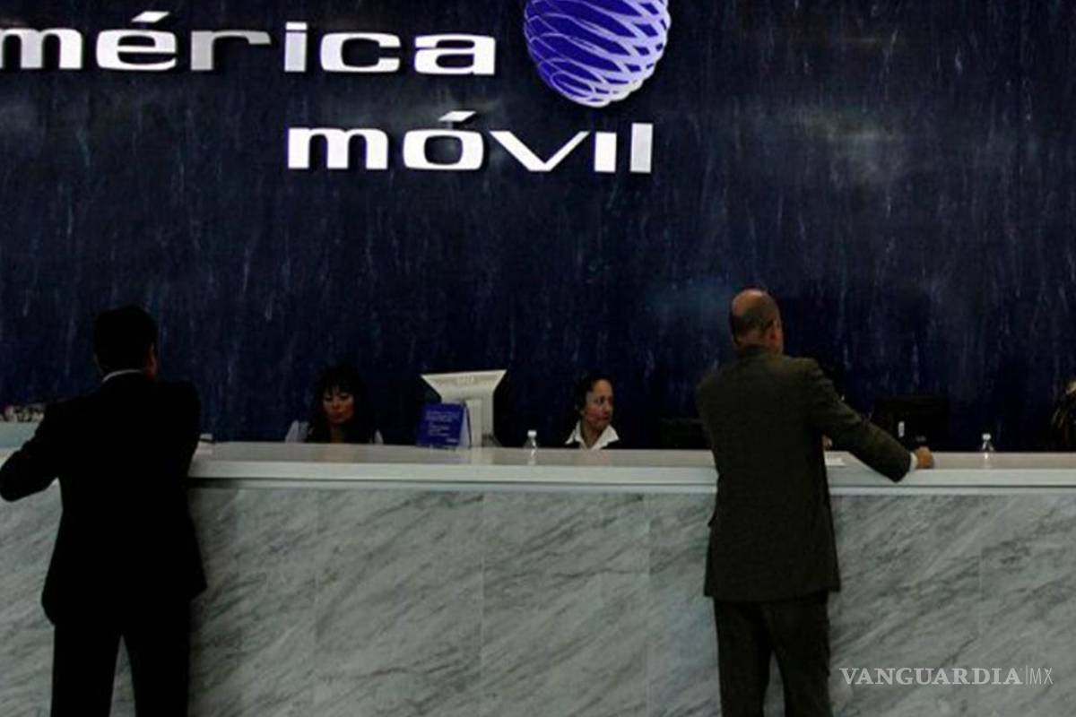 Utilidad neta de América Móvil cae 31% anual en tercer trimestre