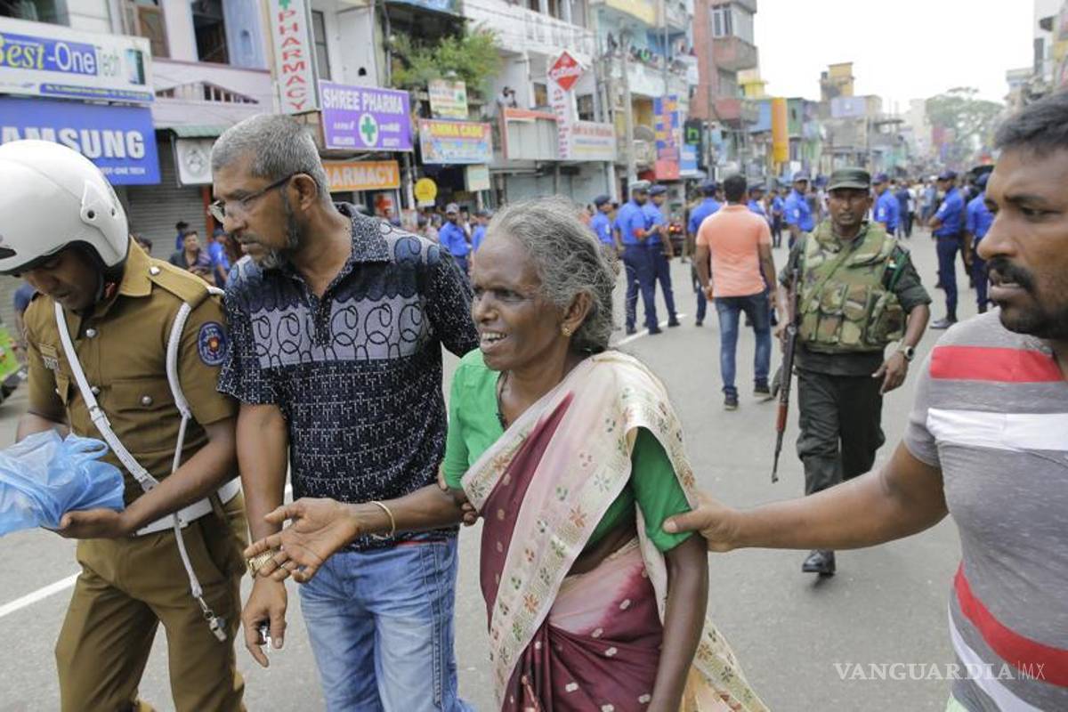 Policía confirma 207 muertos y 450 heridos tras atentados con bombas en Sri Lanka