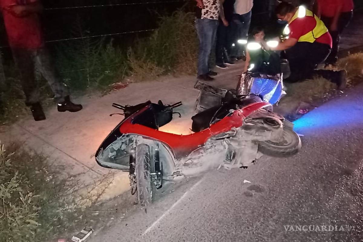 Conductor la arrolla; resulta lesionada de una pierna