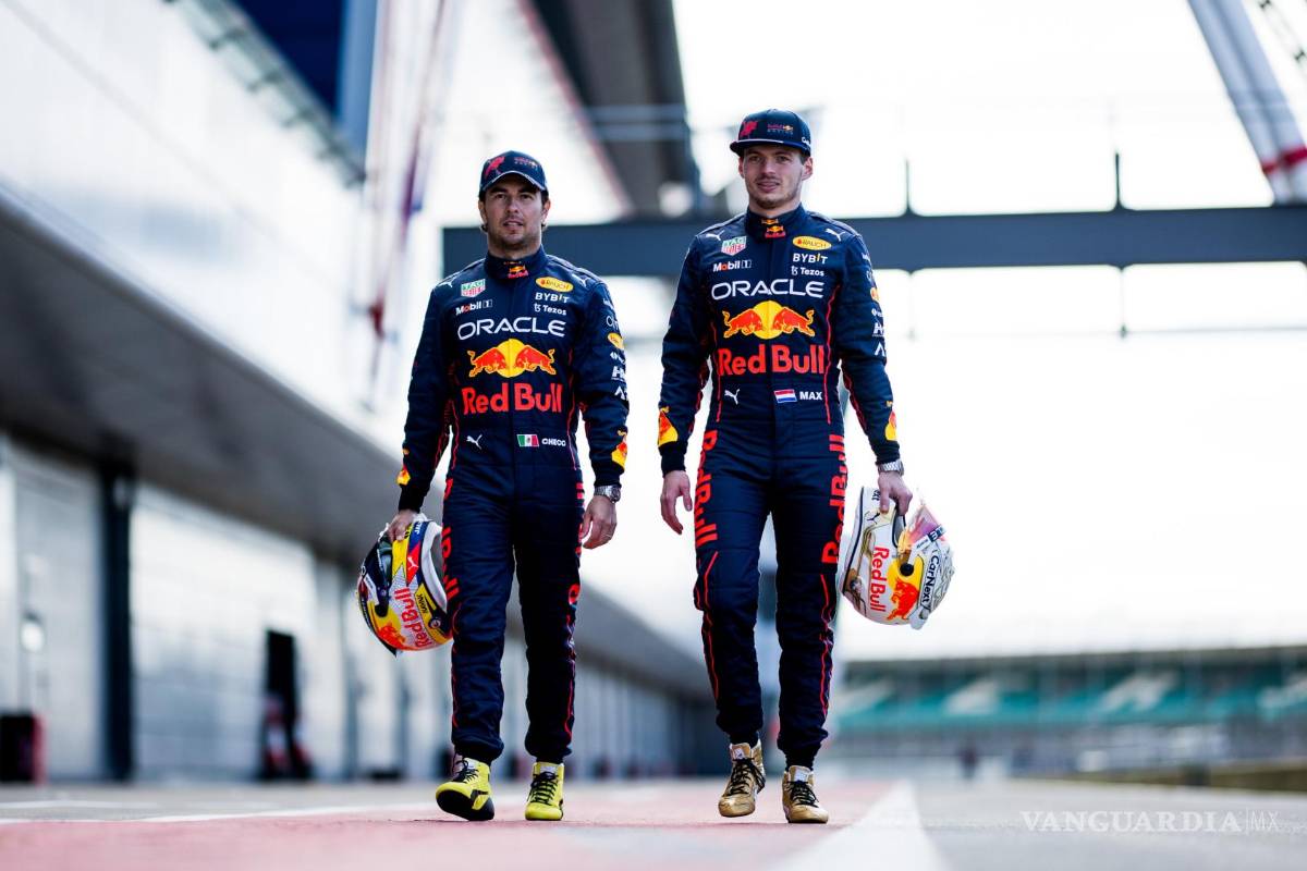 Checo Pérez probará el nuevo RB18 en Barcelona este jueves