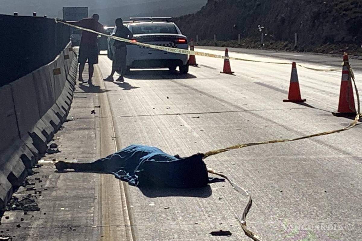 Salta de camión en llamas y fallece al caer y golpearse la cabeza en la Saltillo-Monterrey