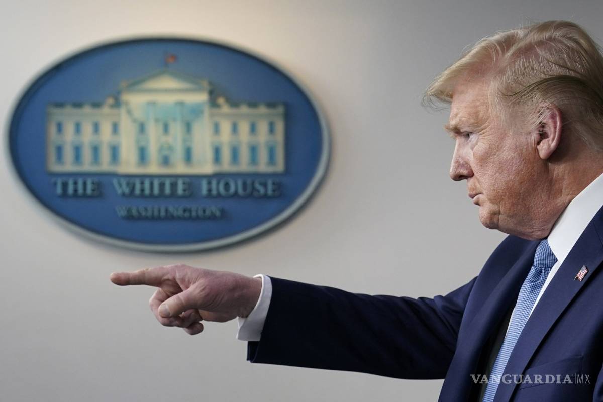 &quot;Acostumbrado a enfrentar desafíos con fuerza, Trump confronta una crisis como nunca&quot;: NYT