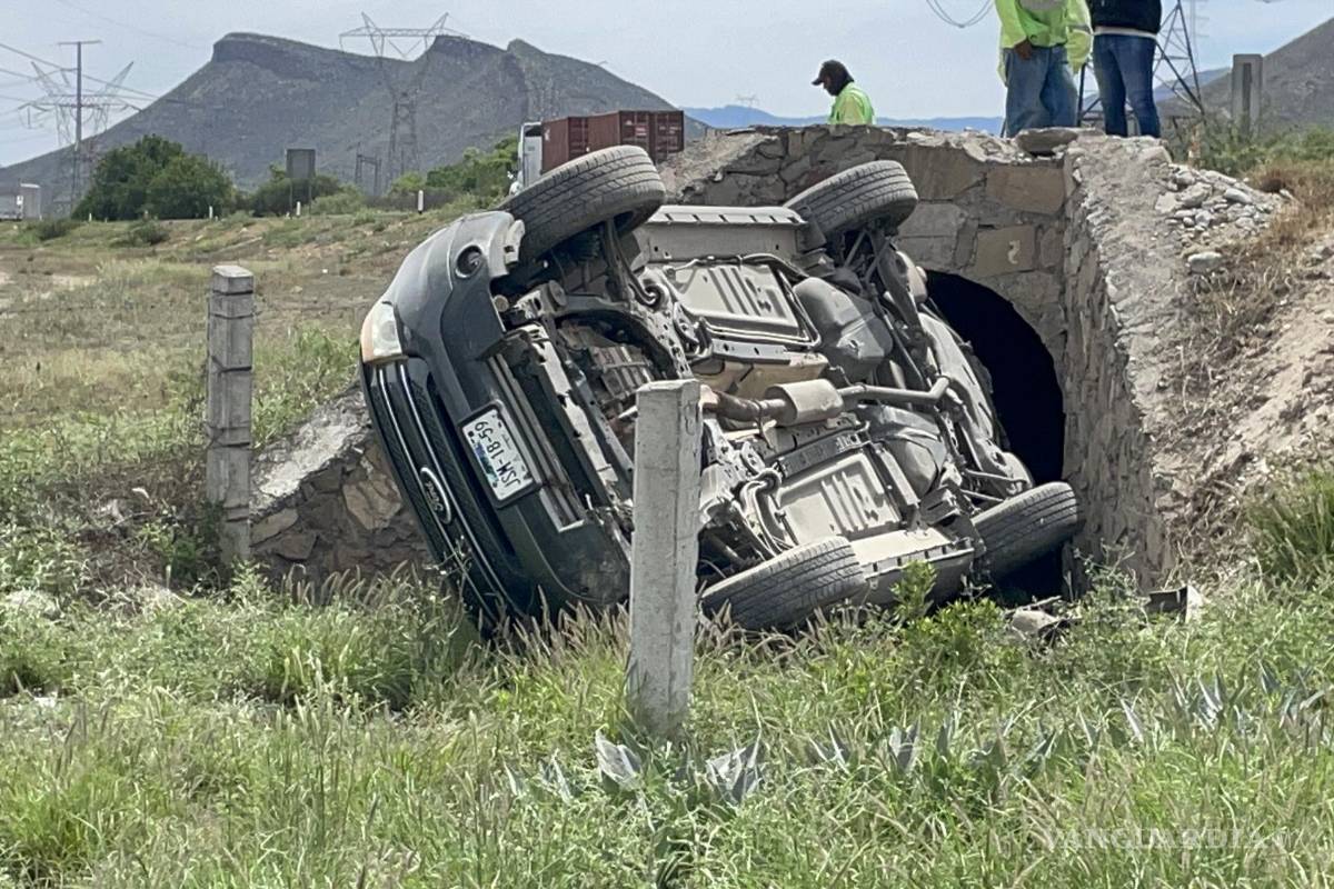 Se vuelca familia jalisciense en Saltillo