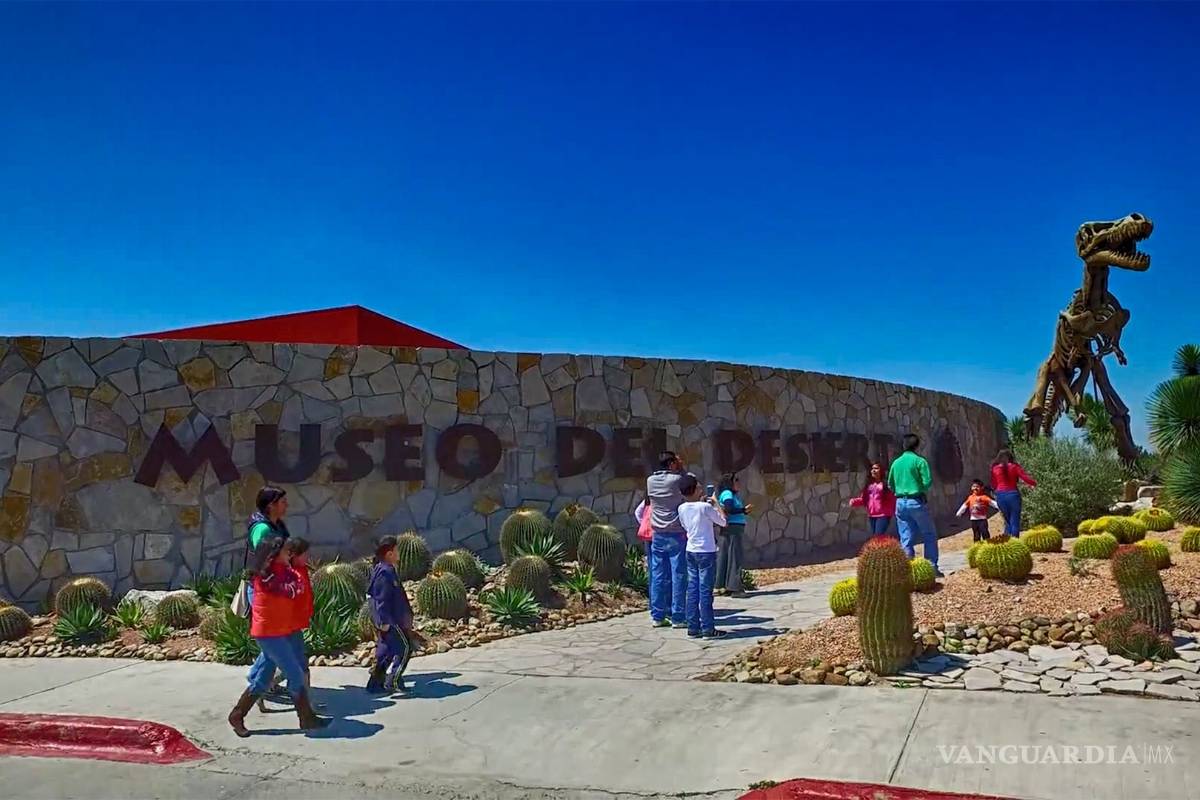 Cumplen 6 trabajadores 20 años laborando en el Museo del Desierto de Saltillo