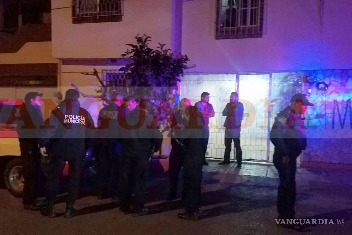 A punta de pistola, se llevan auto en colonia Jardín de Saltillo