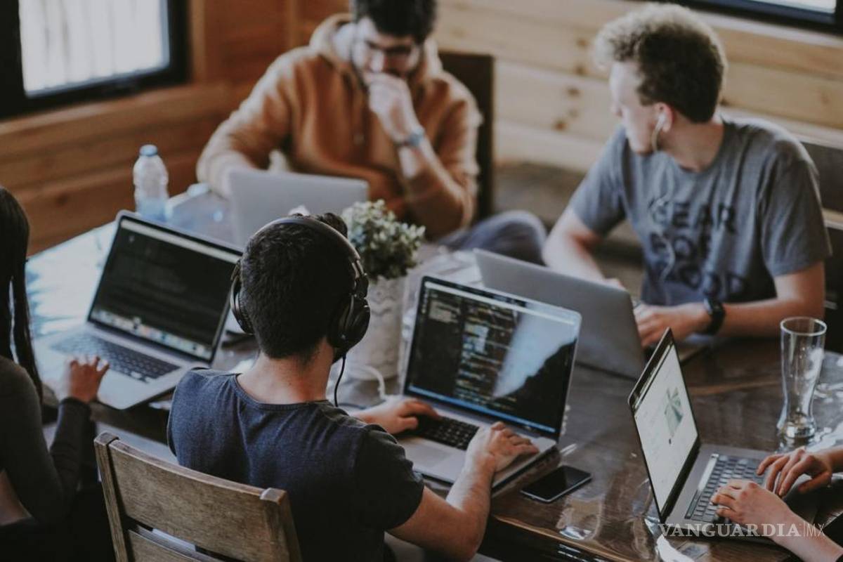 ‘Millennials’ prefieren jornadas más cortas... o prefieren laborar en la informalidad