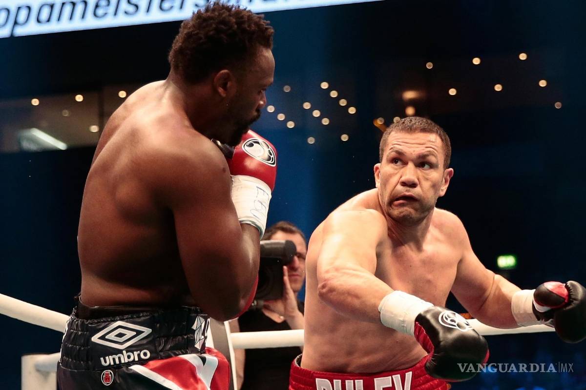 $!Boxeador que besó a periodista sin su consentimiento se queda sin licencia para pelear