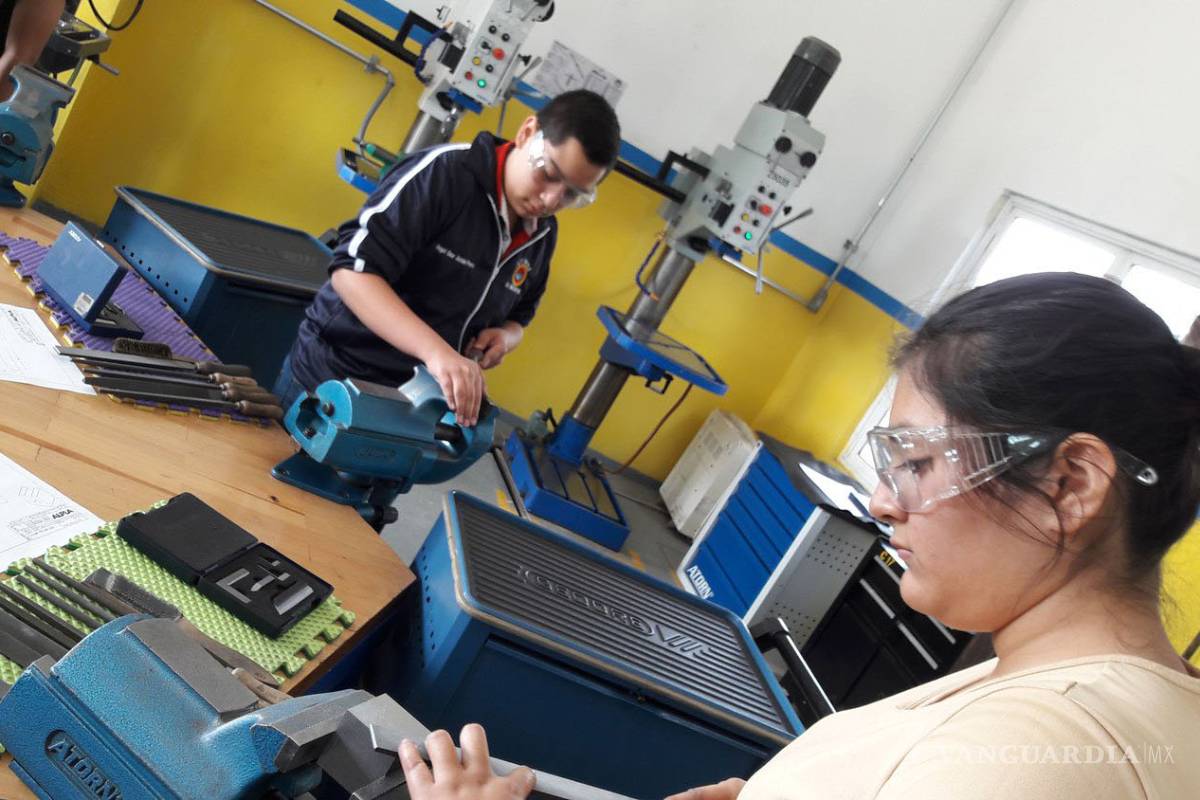 Gobierno y empresas duplicarán cobertura de Formación Dual