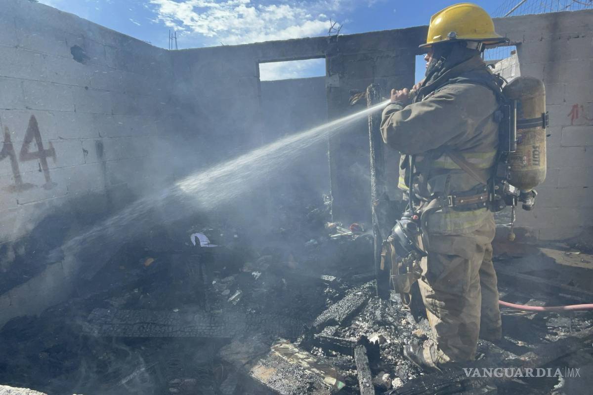 Incendio consume vivienda abandonada en la colonia Morelos de Saltillo