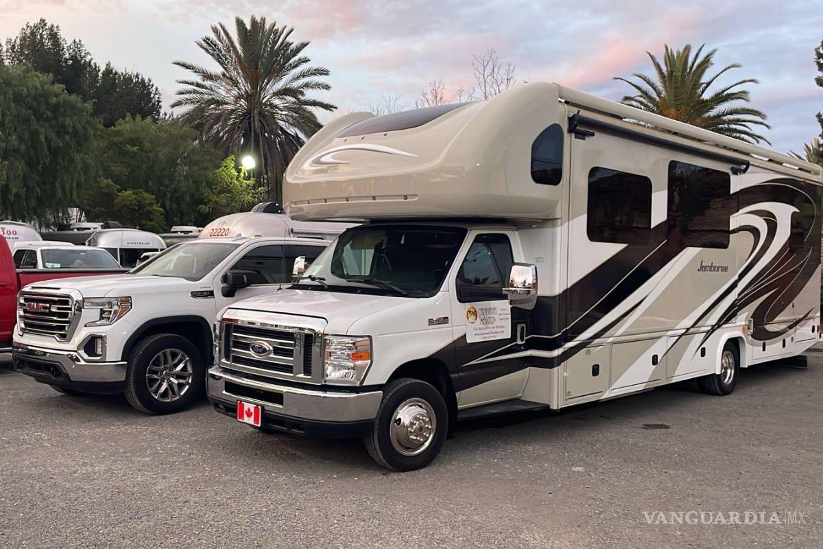 Convoy turístico de Alaska atraviesa Saltillo por su seguridad y hospitalidad